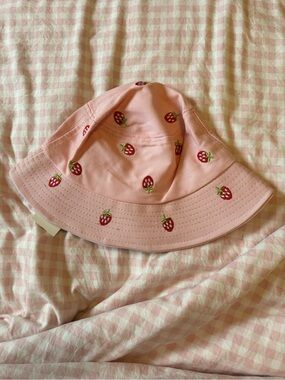 Hot Topic Pink Strawberry Bucket Hat